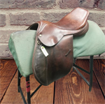 17^ COLLEGIATE SADDLE